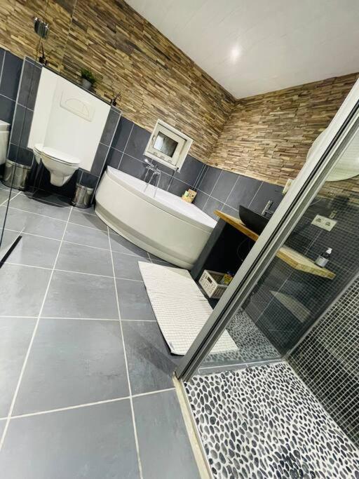 Charmante Maison De Vacances Vaux-sur-Sure Εξωτερικό φωτογραφία